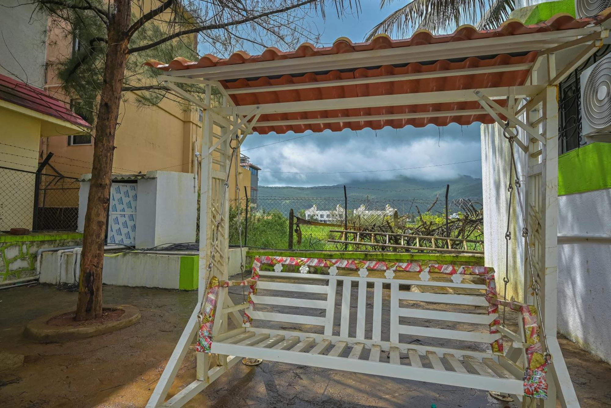 Empyrean Stay Ll 3Bhk Ll Marshall Villa Ll Large Pool Ll Ac Ll Lonavala Exterior photo